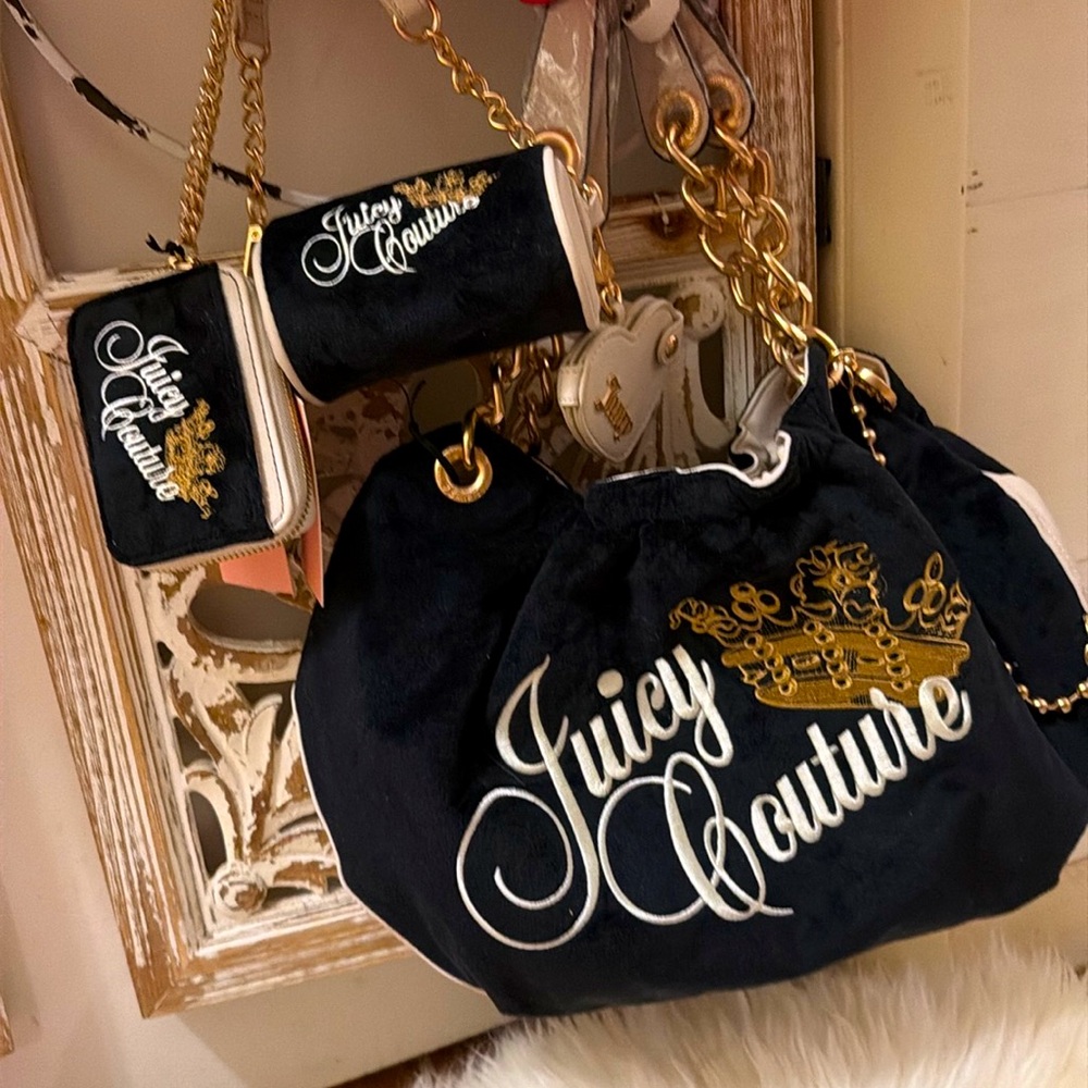 💗Juicy Couture Black and Gold Hobo Bag Set-includes Mini barrel and wallet 🎀